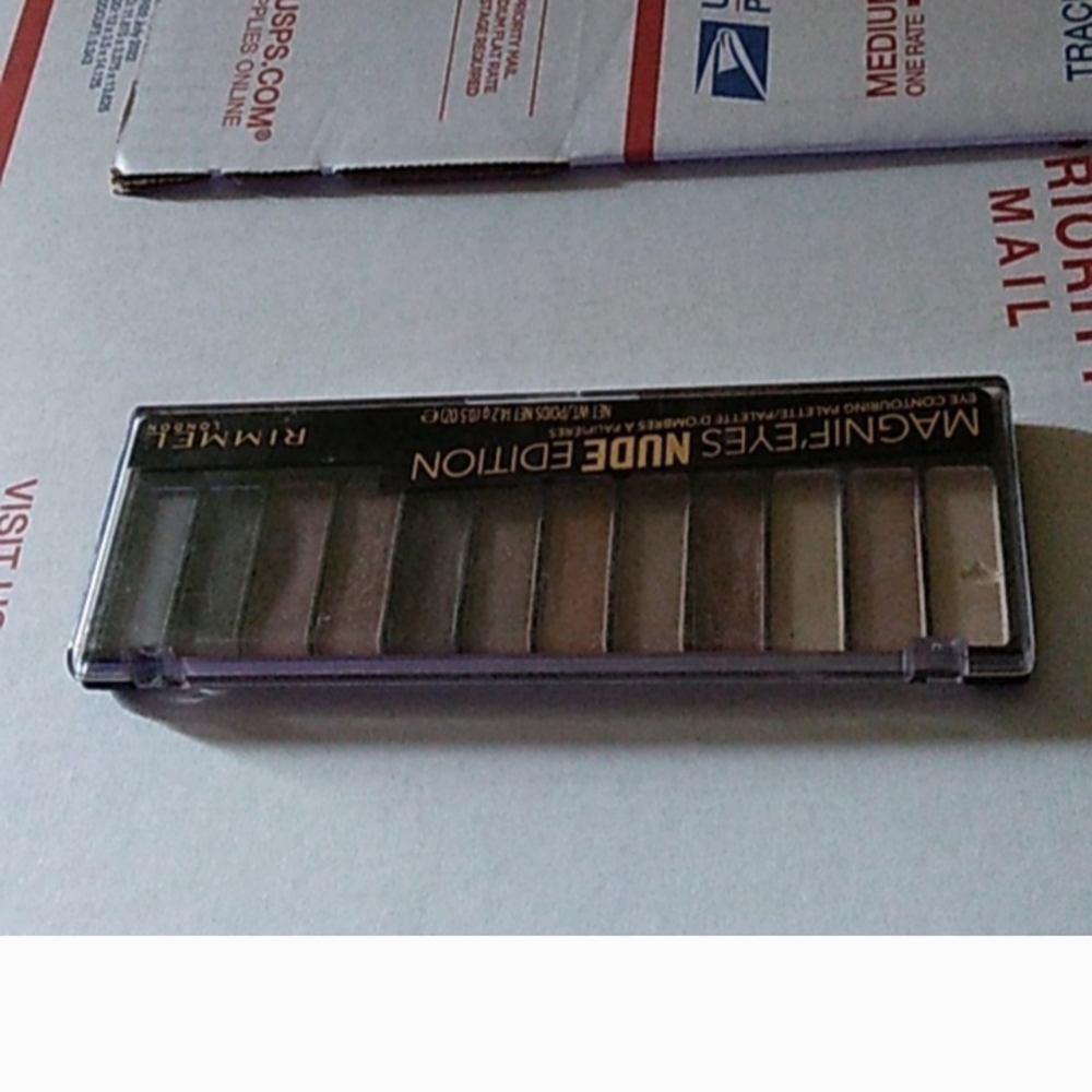 #FREE Rimmel London Magnif'eyes Nude Edition Eyeshadow Palette